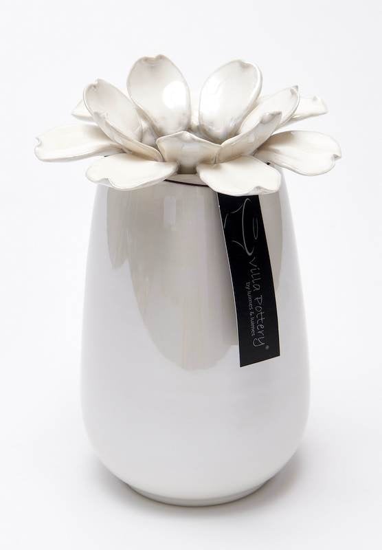 Madelief Vaas porselein 14x20cm wit 1 Madelief Vaas porselein 14x20cm wit